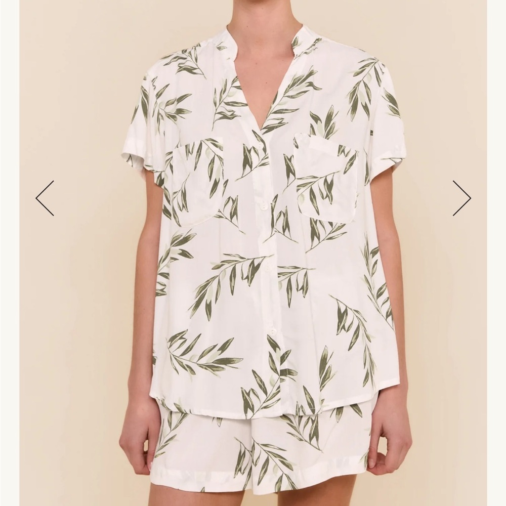 Women's Leaf Print Pajama Set - Never Worn